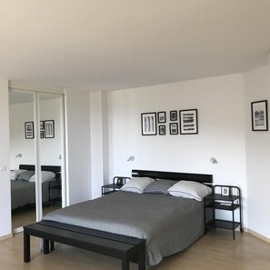 4 chambres, fer et planche à repasser, lit parapluie, Wi-Fi gratuit