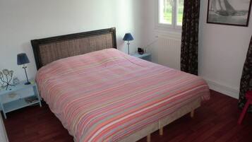 3 bedrooms, iron/ironing board, travel crib, free WiFi