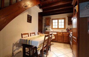 Dining - Terraced house in St Etienne de Baigorry (Saint-Étienne-De-Baïgorry)