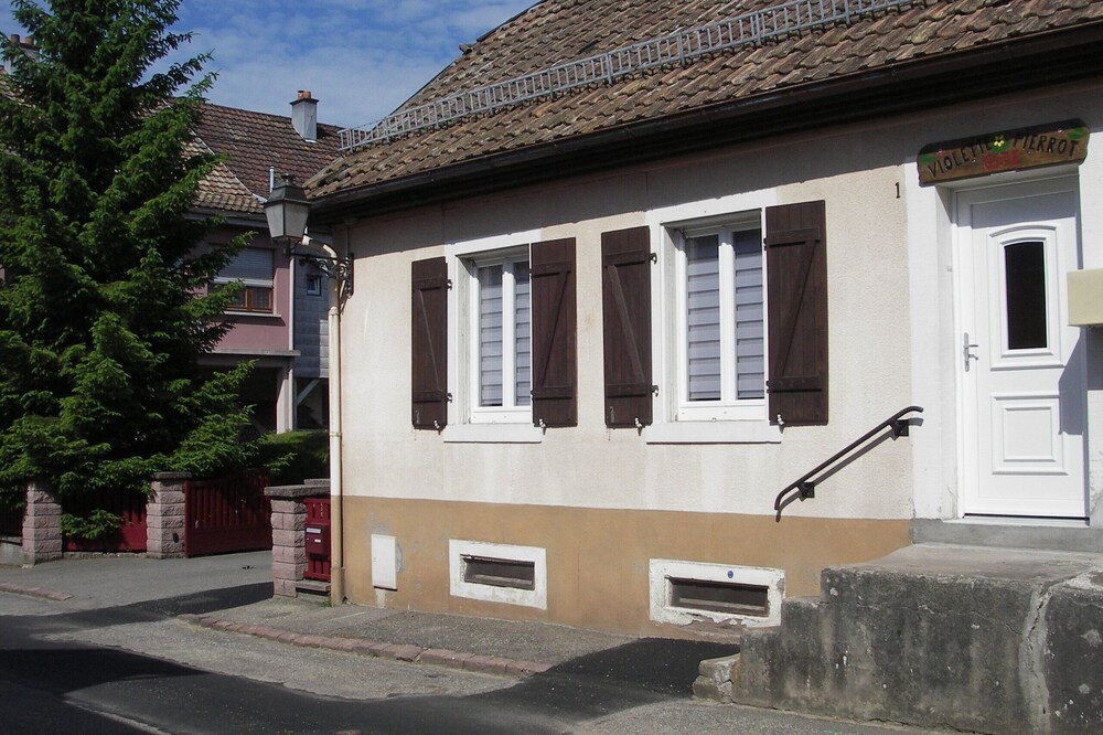 Cottage 2 to 4 pers. comfortable in a small town of 4 flowers