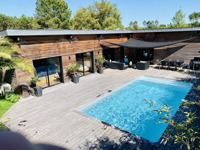 Luxurious Villa, Modern, 10 p., Air Condition, Heated Pisc, Bicycles available, pr. beach / golf