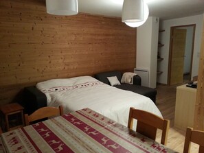 4 chambres, bureau, fer et planche à repasser, Wi-Fi gratuit