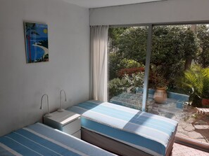 3 bedrooms, desk, iron/ironing board, WiFi