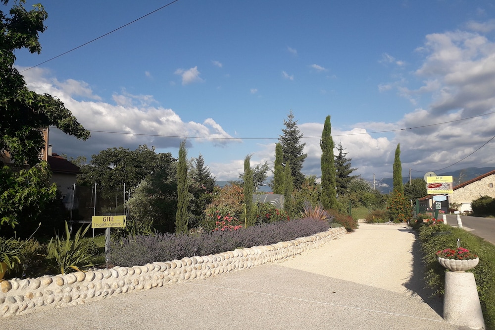 GITE LES GALETS SINGING AT THE FOOT OF THE VERCORS accessibility PMR ***