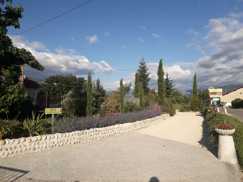 GITE LES GALETS SINGING AT THE FOOT OF THE VERCORS accessibility PMR ***
