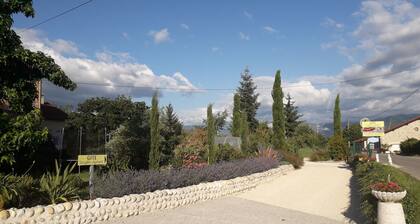 GITE LES GALETS SINGING AT THE FOOT OF THE VERCORS accessibility PMR ***