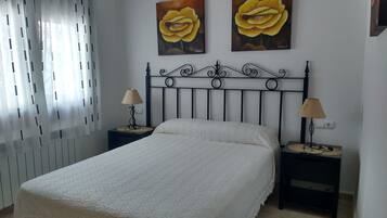 3 bedrooms, iron/ironing board, WiFi