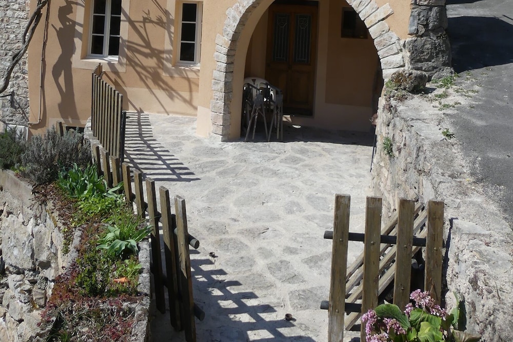Charming Lozerien gite
