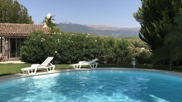 Piscine extérieure, piscine chauffée