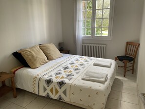 5 bedrooms, iron/ironing board, travel cot, free WiFi