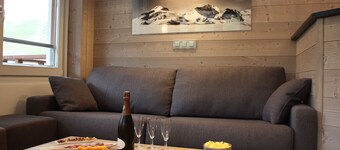5 * apt at the foot of the slopes (2150m), 3 balconies, 3 iPads, loudspeaker in each room