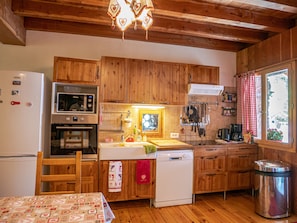 Fridge, microwave, oven, stovetop - 19th century house with year-round heated indoor pool. (Chabottes)