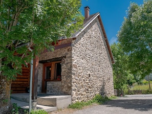 Exterior - 19th century house with year-round heated indoor pool. (Chabottes)