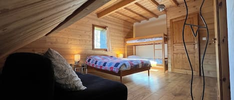 7 slaapkamers, een strijkplank/strijkijzer, internet