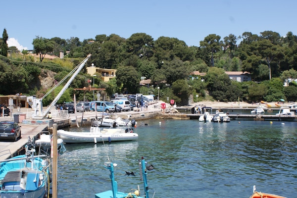 Le port du NIEL