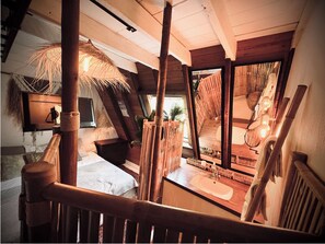 5 bedrooms, iron/ironing board, travel cot, free WiFi