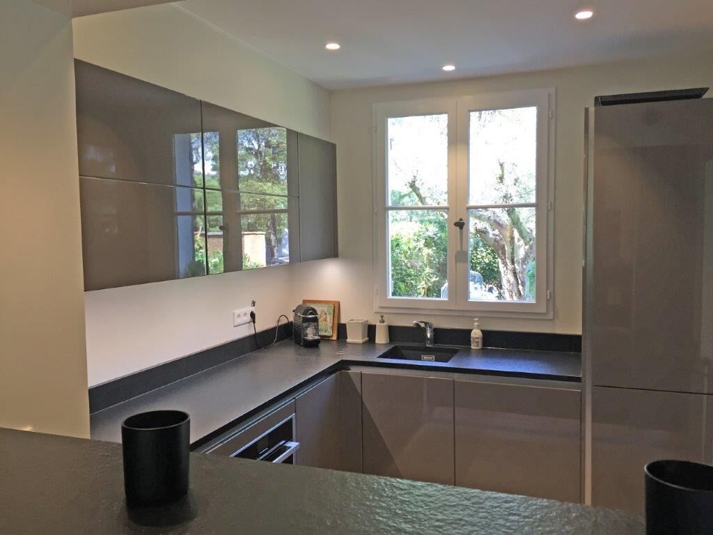 Beautiful air-conditioned house near a lake in Grimaud 