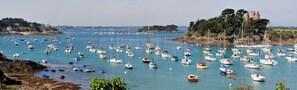 Marina - 200 m from BEACH stone house with mature garden (Saint-Lunaire)