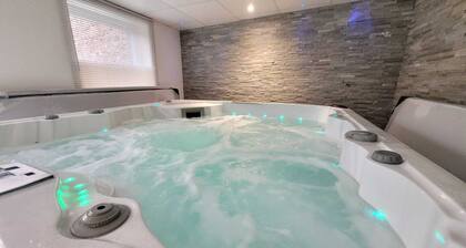 Contemporary house 10 people with sauna and Spa