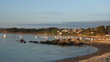 Beach nearby, sun loungers