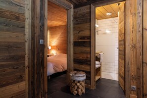 8 間睡房、熨斗/熨衫板、可攜式嬰兒床、上網