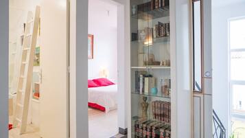 2 slaapkamers, een strijkplank/strijkijzer, gratis wifi, beddengoed