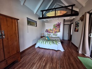 2 bedrooms, desk, free WiFi, bed sheets