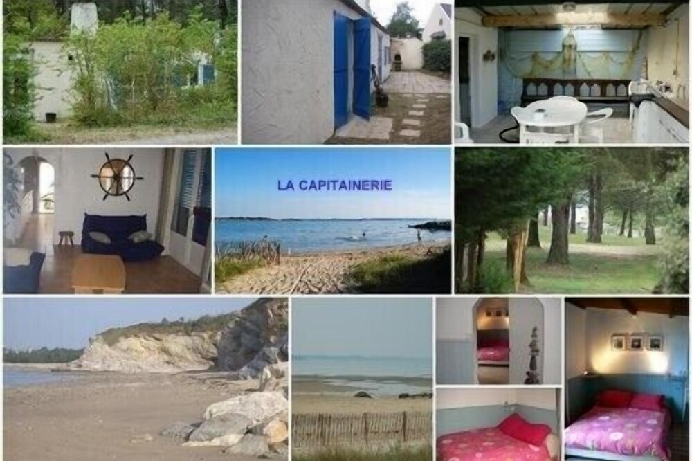 Small house feet in the water at Assérac Penestin / South Brittany Sea