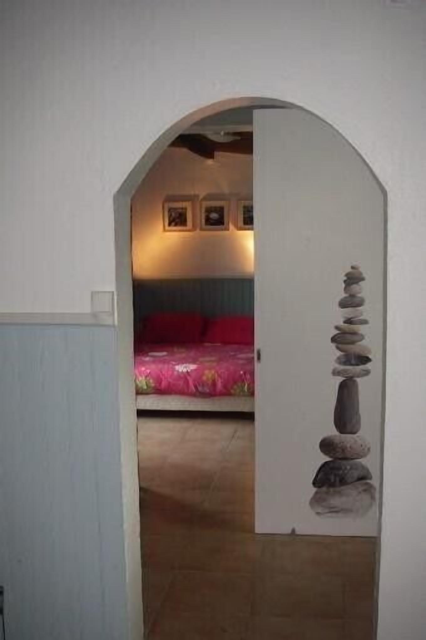 Small house feet in the water at Assérac Penestin / South Brittany Sea