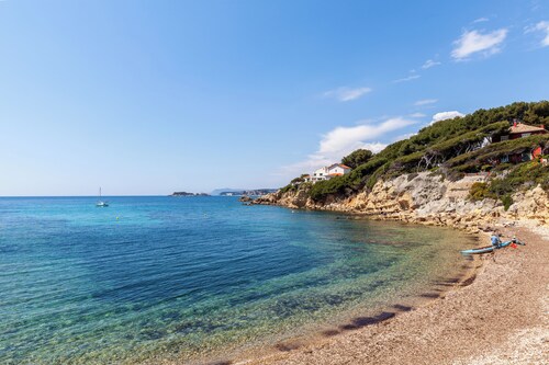 Die geräumige Villa im Herzen von Sanary-sur-Mer, in der Nähe von Strand Terrasse