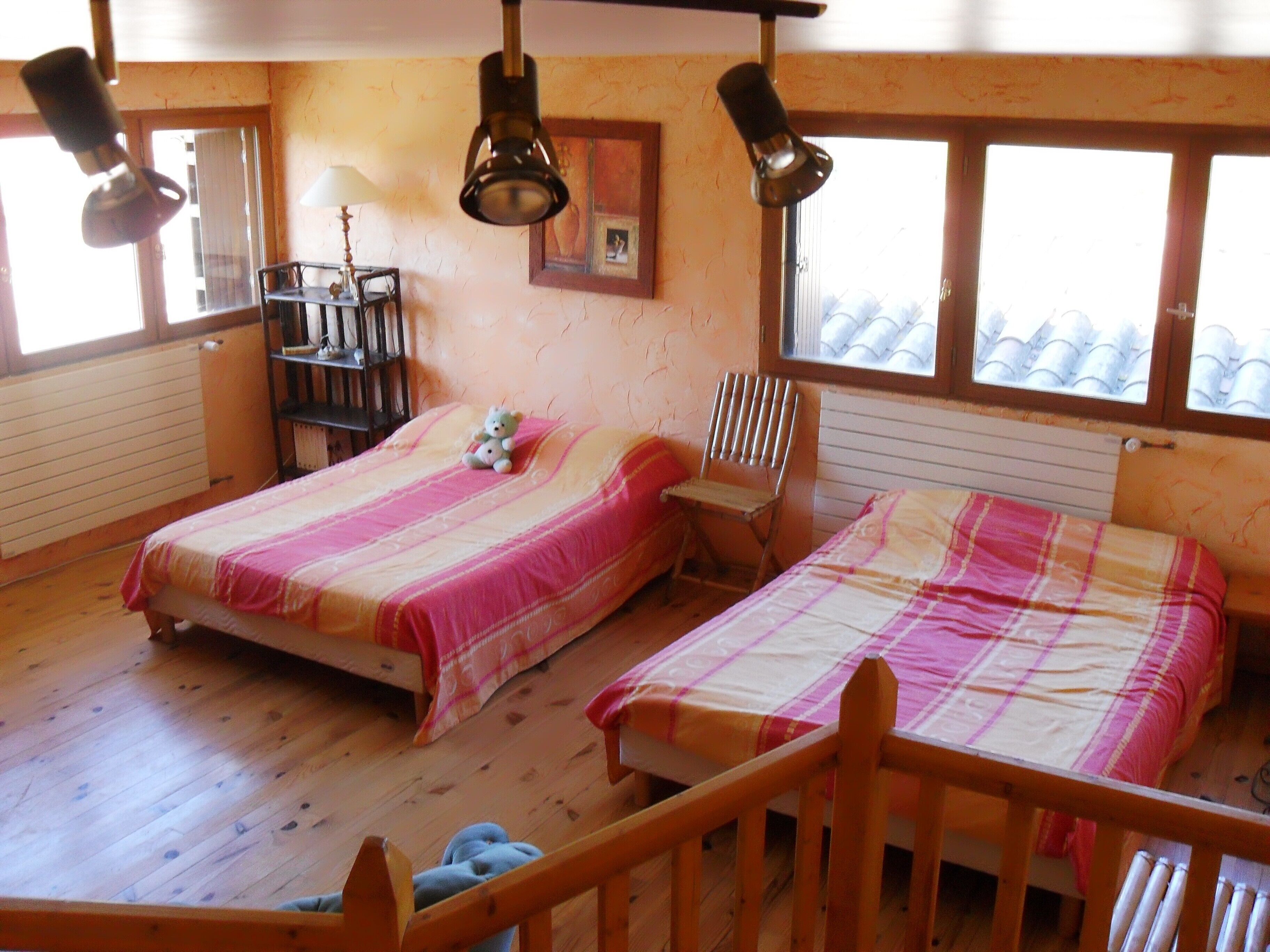 Mediterranean style villa in a green setting, on a plot of 2900m2.