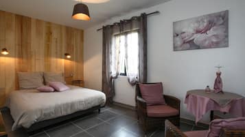 3 slaapkamers, een strijkplank/strijkijzer, wifi