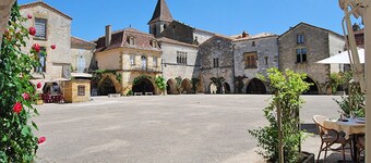 Omakotitalo maaseudulla Alpeilla Périgordissa Monpazier