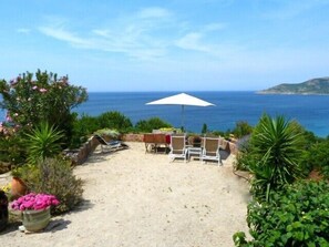 Beach nearby - Quiet village, panoramic view, Scandola reserve, warm river Le Fango (Galéria)