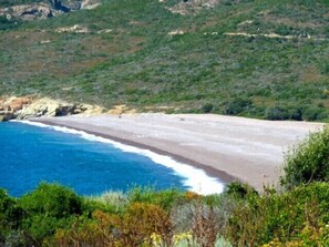 Beach nearby - Quiet village, panoramic view, Scandola reserve, warm river Le Fango (Galéria)