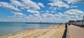 On the beach - Villa 10 pers • Spa & Sea view - Direct access to Sword Beach, Luc-sur-Mer (Luc-Sur-Mer)
