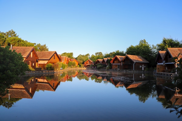 Le quartier des maisons du lac vu de la terrasse ouest