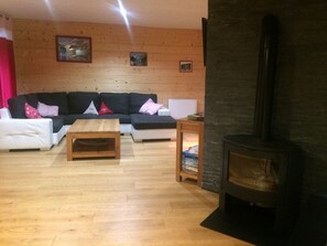 TV, fireplace, DVD player - Large chalet 18 people panoramic view (Matemale)