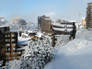 Exterior - Avoriaz center, Large  Studio on two levels:rented from Saturday to Saturday  (Morzine)
