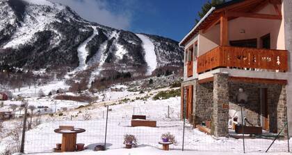 Ski, hiking, walking and shopping 15 minutes from the Principality of Andorra