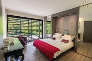 4 chambres, fer et planche à repasser, Wi-Fi gratuit, draps fournis