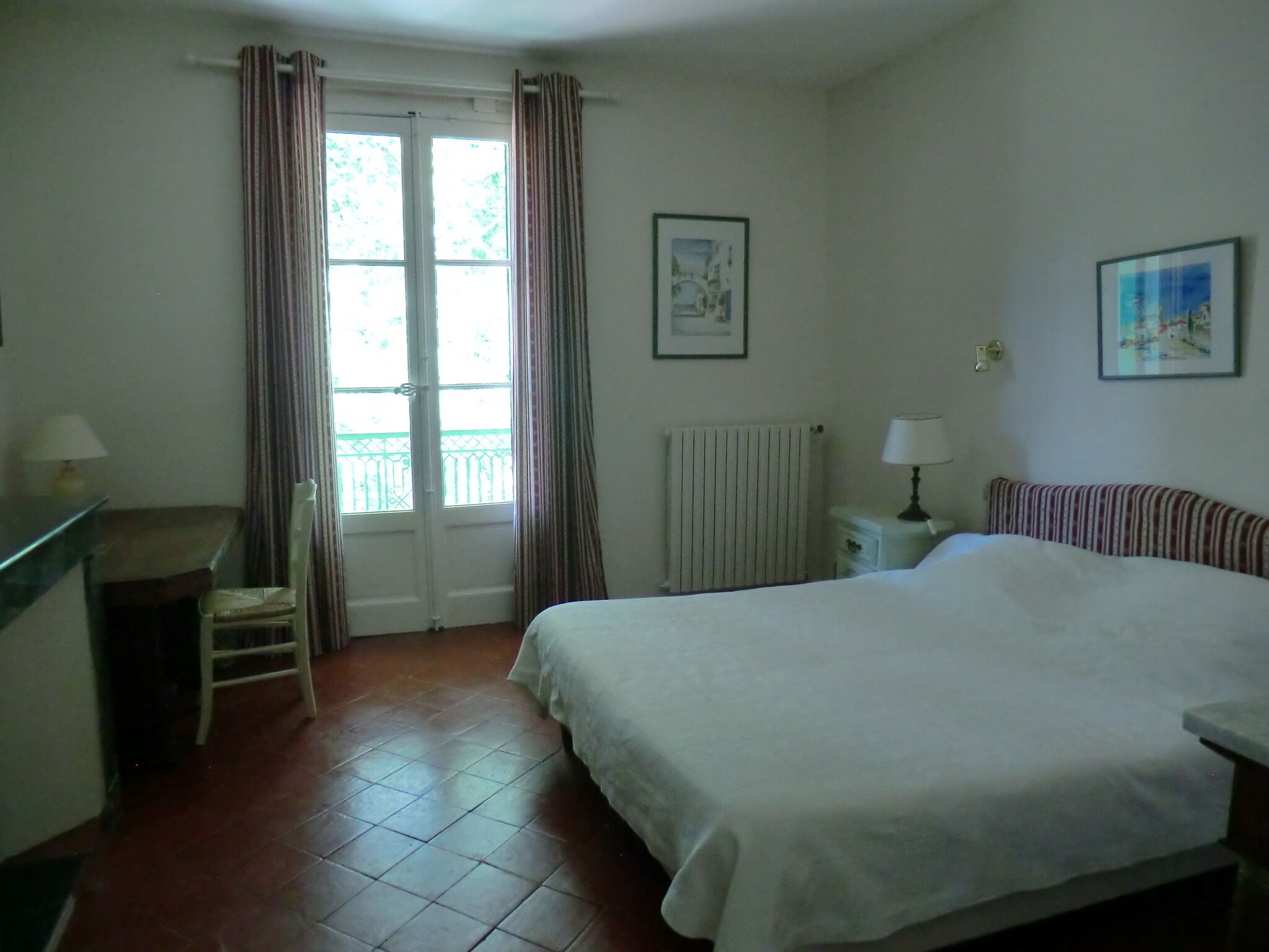 Dom St Pierre du Rebaut - House-park-exceptional pool landscaped near beaches