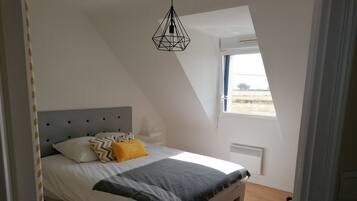 3 chambres, fer et planche à repasser, Wi-Fi gratuit, draps fournis