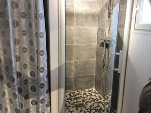 Shower - Beautiful house with garden and terrace close to the sea (Saint-Étienne-Au-Mont)