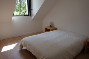 6 bedrooms, iron/ironing board, travel crib, free WiFi - The forest, 400 m from an arm of the sea.  (Carnac)