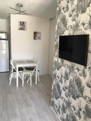 Dining - Cottage in the heart of the pines (Lacanau Océan)