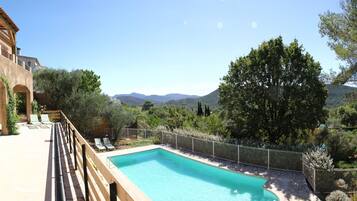 Piscine extérieure, piscine chauffée