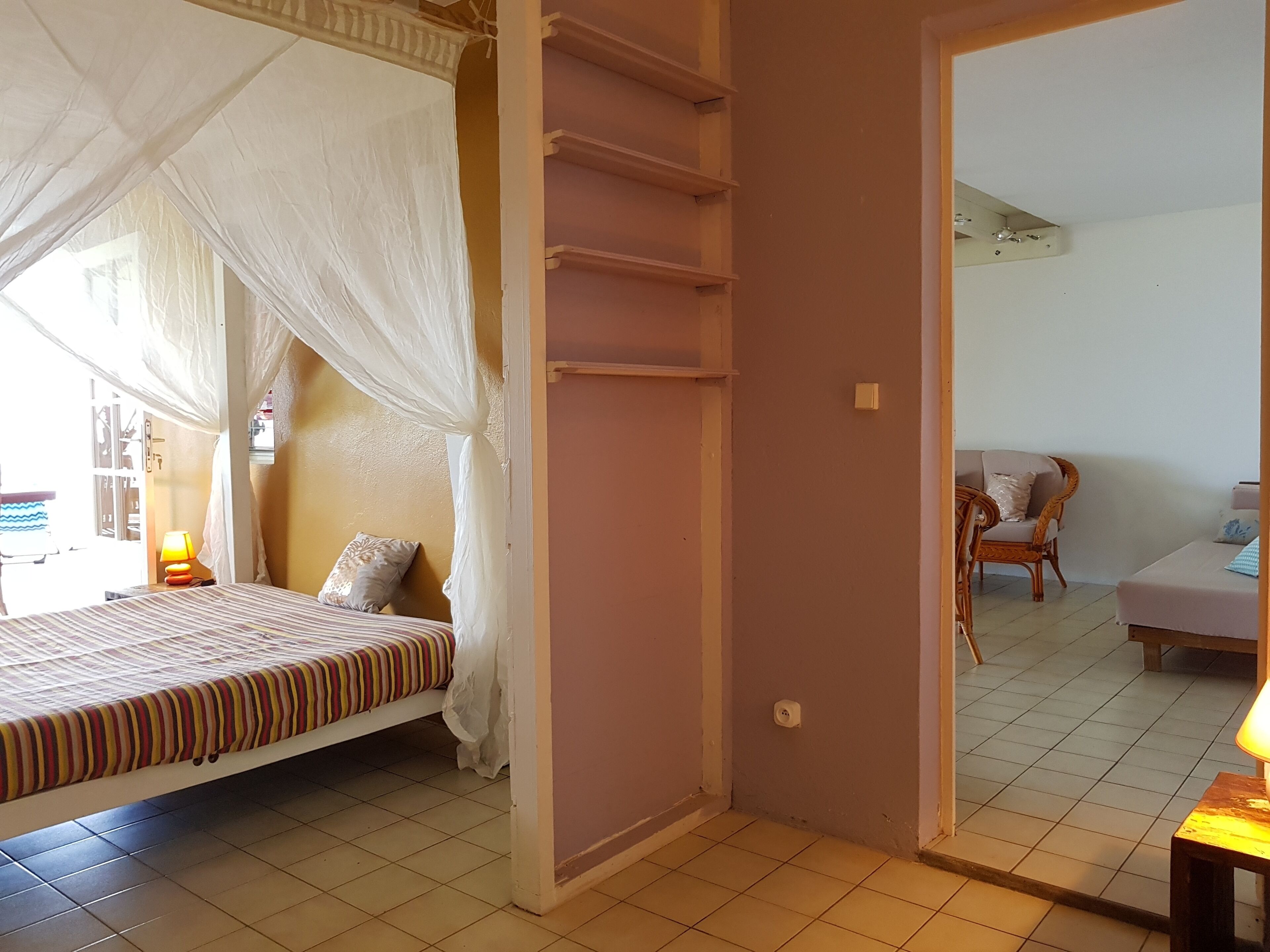 3 chambres, fer et planche à repasser, Wi-Fi, draps fournis