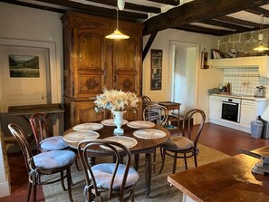 Dining - Adorable country house in the heart of a hamlet overlooking the valley (Authiou)