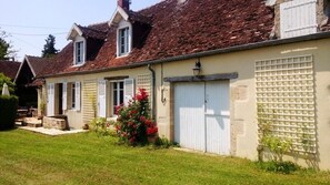 Exterior - Adorable country house in the heart of a hamlet overlooking the valley (Authiou)